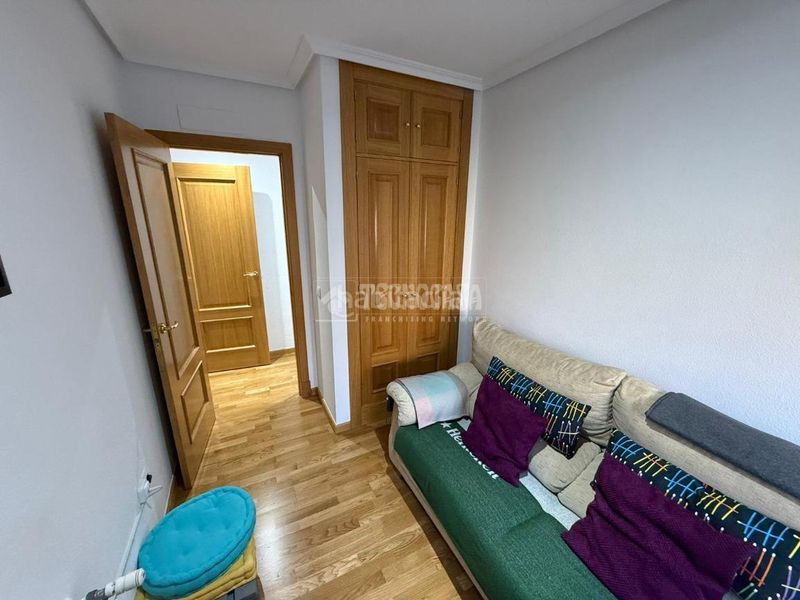 Foto 0bfa72ab-b933-4269-9e5c-9de9b932bdfc. Pis amb aparcament a El Quiñón Seseña