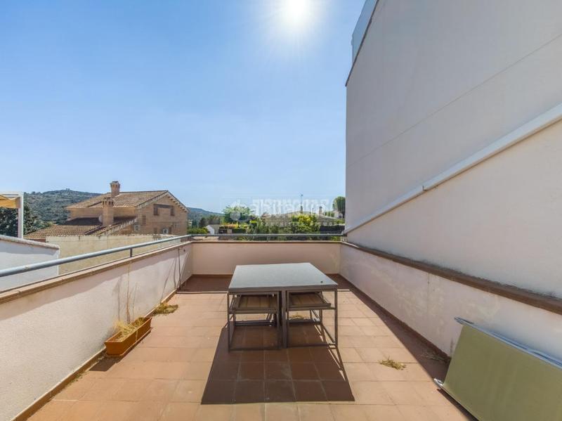 Foto 35e33a04-bb0e-4154-9fd0-39d1d42a50aa. Doppelhaus mit heizung in Orusco de Tajuña