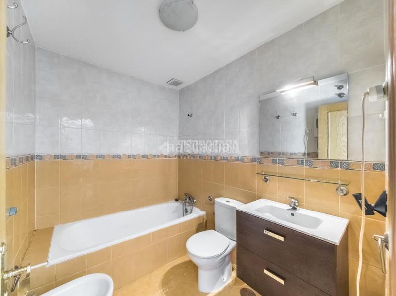 Foto 556fd2fe-dfda-4049-a705-f354903e64e8. Doppelhaus mit heizung in Orusco de Tajuña