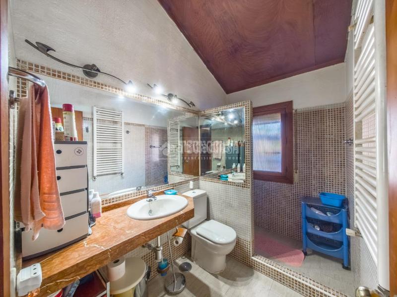 Foto 6f8462a6-d66a-4e6d-98c4-586f80ff1a25. Casa amb calefacció piscina a Eurovillas Nuevo Baztán