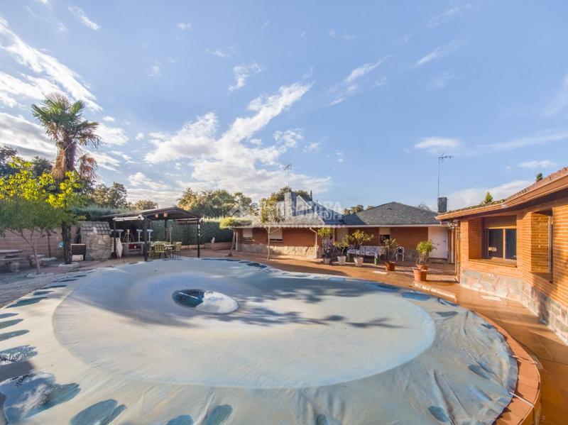 Foto f3467bbc-e01d-4c95-a1bd-8424574e8224. Casa amb calefacció piscina a Eurovillas Nuevo Baztán