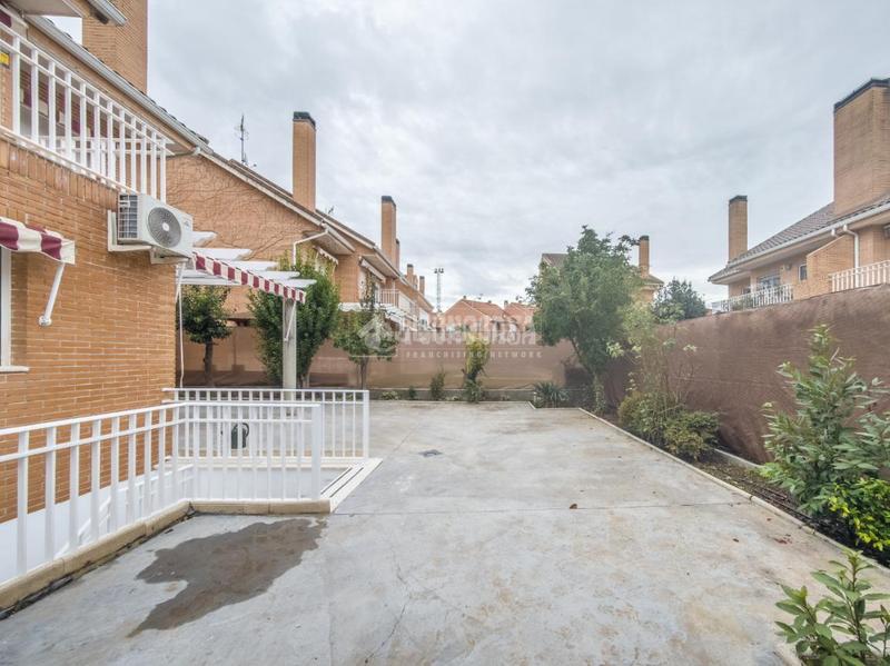 Foto 082ec520-f2f8-4057-80a6-bcfd2c061985. Casa bifamiliare in Campo Real