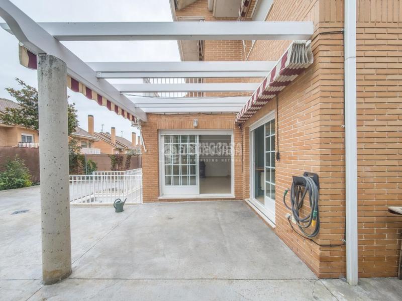 Foto b8631bbc-484e-4ec5-adb0-6e9f6ff9226c. Casa bifamiliare in Campo Real