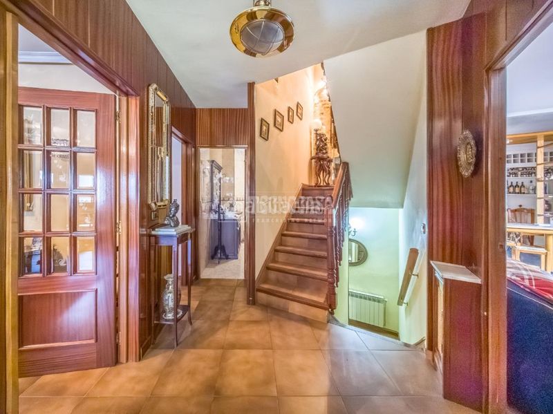 Foto 06d43576-e3ae-4eb0-9ccc-2e7b28ff1880. Casa aparellada amb aparcament a Campo Real