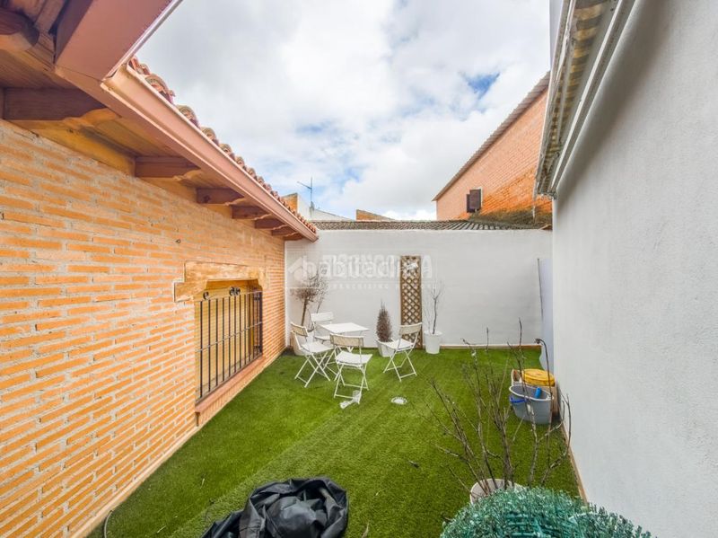 Foto 7c3c4e96-7d31-4d49-8c30-0a5a42a08ce7. Casa aparellada amb aparcament a Campo Real
