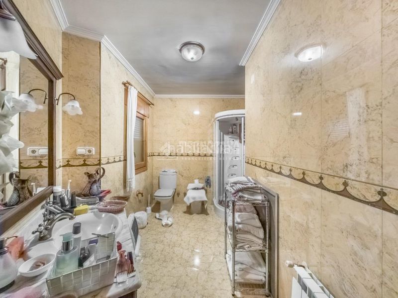 Foto d237a377-422a-454a-9739-b13318254c5b. Casa aparellada amb aparcament a Campo Real