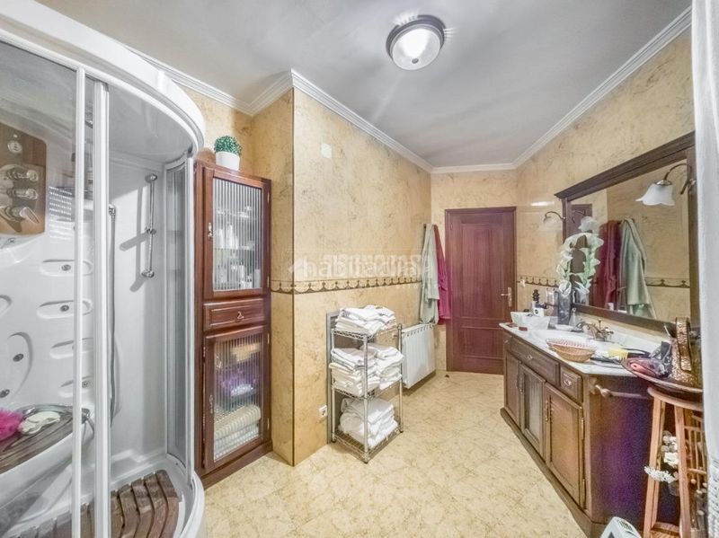 Foto d69bd8c0-526a-4b1a-8ebf-1adc92353fe6. Casa aparellada amb aparcament a Campo Real