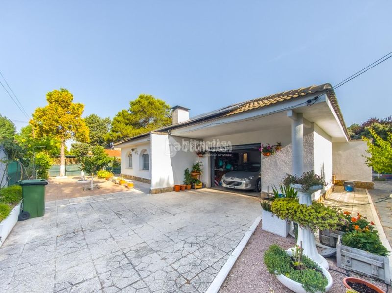 Foto 5064a875-b14b-4bda-8d1d-ec4a3ef62e3e. Casa amb calefacció aparcament piscina a Eurovillas Nuevo Baztán