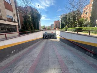 Aparcament cotxe a El Arroyo-La Fuente. Boxplaza de garaje en venta en fuenlabrada
