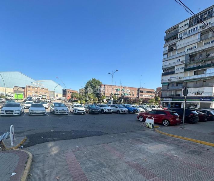 Foto a2a220c3-9701-45bd-82f0-9afef9375d28. Aparcament cotxe a El Arroyo-La Fuente Fuenlabrada