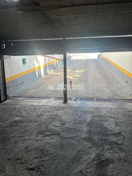 Foto bec227f5-9b3f-4ddf-abfa-169f46ec73c5. Aparcament cotxe a El Arroyo-La Fuente Fuenlabrada