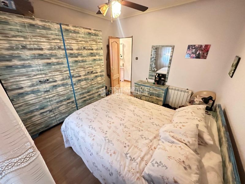 Foto eba2d079-bcd5-43c4-803f-0af3a20ab570. Casa  en venta en Centro Fuenlabrada