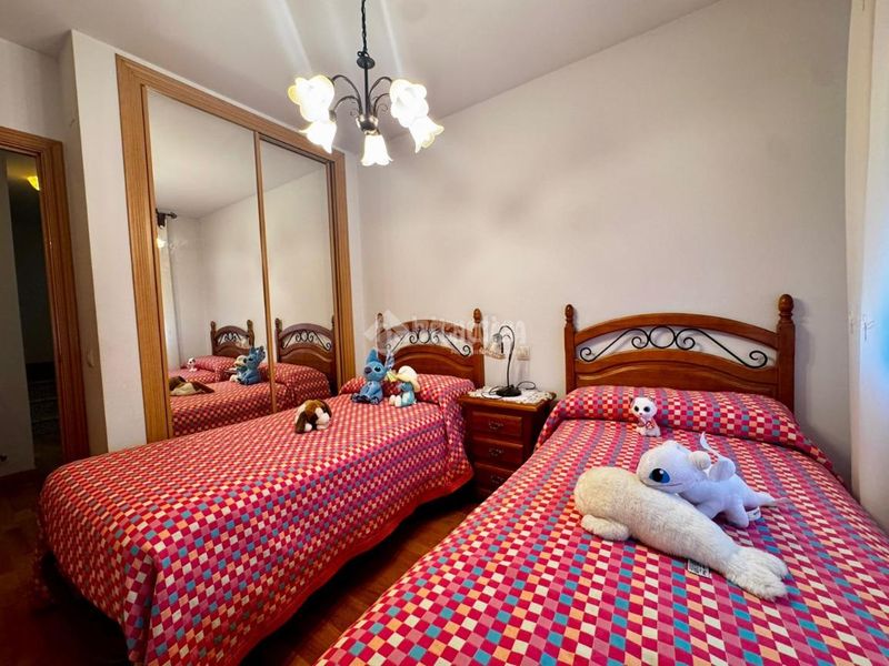 Foto 7035d287-e23e-4b17-9e6d-45f21356fa13. Casa aparellada amb aparcament a Pedrezuela