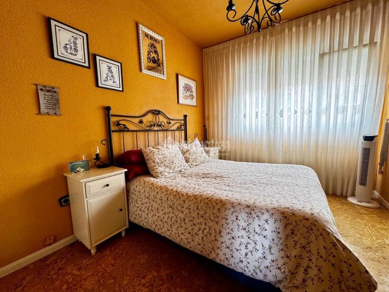 Foto bf47a295-d7b5-4a26-a077-cd05fe7b838c. Casa aparellada amb calefacció aparcament a Pedrezuela