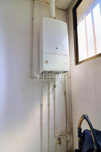 Foto 4e09f122-fedc-40be-b0d6-8a79b04b9272. Geschäftsraum mit heizung in Villalba Estación Collado Villalba