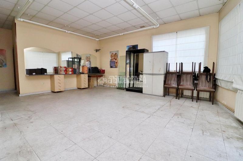 Foto ac48b61b-b314-4d08-b12d-555e83c3a051. Geschäftsraum mit heizung in Villalba Estación Collado Villalba