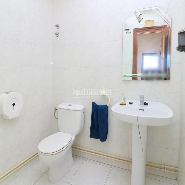 Foto b55b2bee-36ba-4ff5-853a-7358d6618280. Geschäftsraum mit heizung in Villalba Estación Collado Villalba