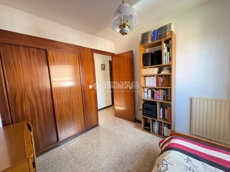 Foto 1d9d6e0c-4461-4da3-b514-0550a4fc9f18. Casa aparellada amb aparcament a Sector 3 Getafe