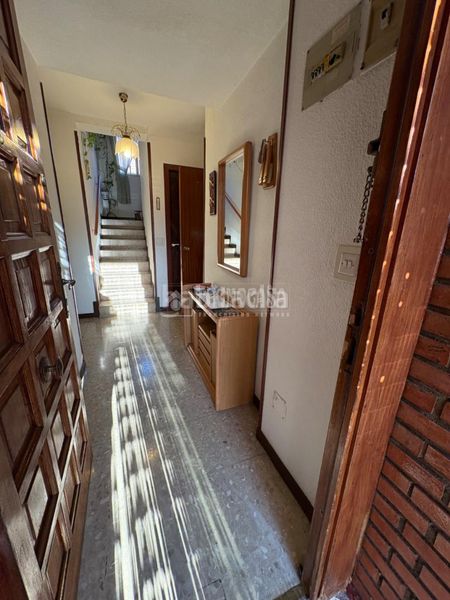 Foto 218e00ad-656b-484b-8261-ccf1906faec6. Casa aparellada amb aparcament a Sector 3 Getafe