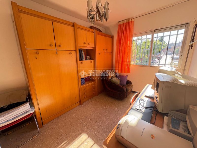 Foto 3613ffe5-925c-4ebb-b584-86277ae8218a. Casa aparellada amb aparcament a Sector 3 Getafe