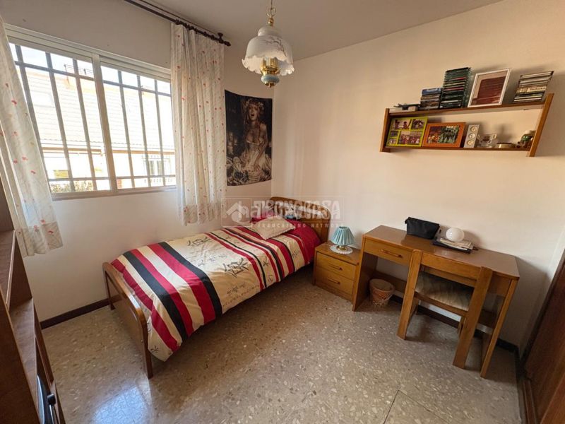 Foto 4d14d88e-7669-4f4c-85d5-fa99bd54e9dd. Casa aparellada amb aparcament a Sector 3 Getafe