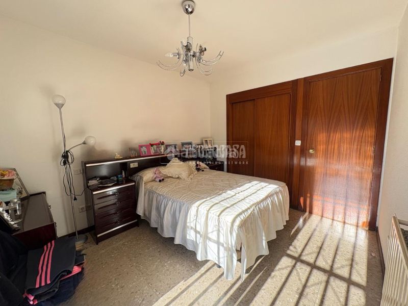 Foto 60f2d6fc-e762-4658-a836-5a9573f8a070. Casa aparellada amb aparcament a Sector 3 Getafe