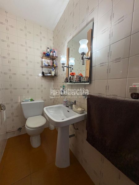 Foto 90dec3f8-b1aa-4f55-ad9d-98c3acf86996. Casa aparellada amb aparcament a Sector 3 Getafe