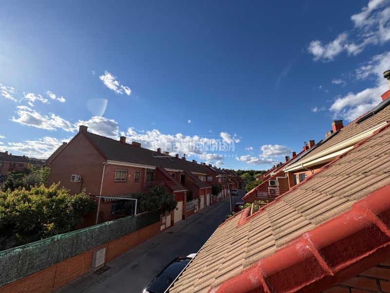 Foto 99dc5da8-72c8-47c3-a51e-5dafdc4c47ee. Casa aparellada amb aparcament a Sector 3 Getafe