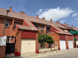 Doppelhaus in Sector 3. Casa en venta en getafe