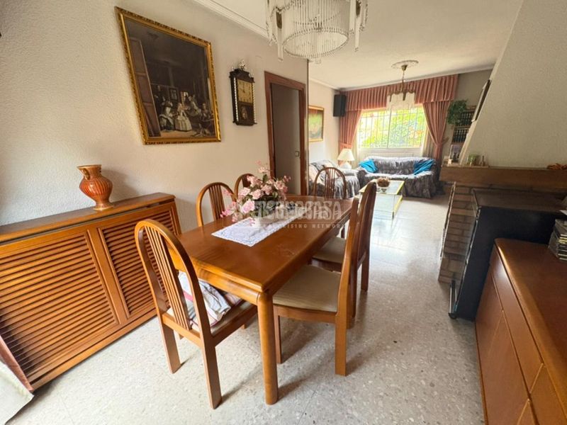 Foto bac3e0ee-387c-45a7-ac5d-a5ca19c884d9. Casa aparellada amb calefacció aparcament a Sector 3 Getafe