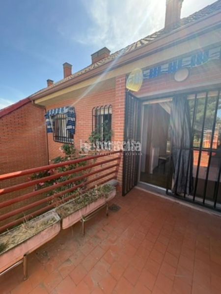 Foto c9bcc08e-2744-42e9-9554-6da49de6971f. Casa aparellada amb calefacció aparcament a Sector 3 Getafe