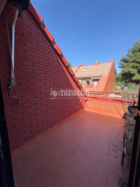 Foto d13c5a8c-ae8f-48be-8c18-3a8098b4d13f. Casa aparellada amb calefacció aparcament a Sector 3 Getafe