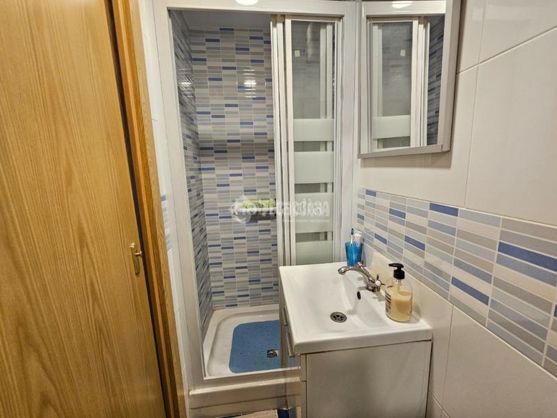 Foto 78c28bb9-f084-4b01-b575-82d15e8e6253. Casa aparellada amb calefacció a San Isidro Madrid