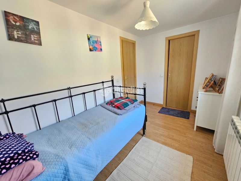 Foto e859b218-738e-4f59-a6f2-f2440f70e60a. Casa aparellada amb calefacció a San Isidro Madrid