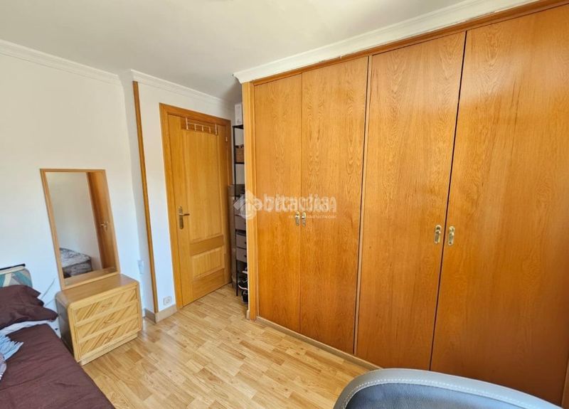 Foto 0338aad3-dbd5-4847-9e4e-c7104b96ed83. Casa aparellada amb calefacció a San Isidro Madrid