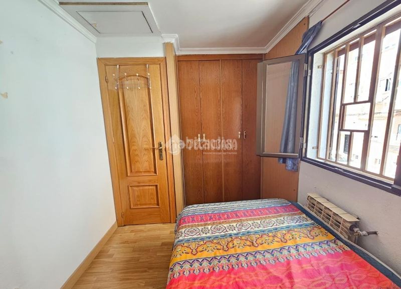 Foto 0be41c11-0bdd-4264-bad3-47f032b10bb0. Casa aparellada amb calefacció a San Isidro Madrid