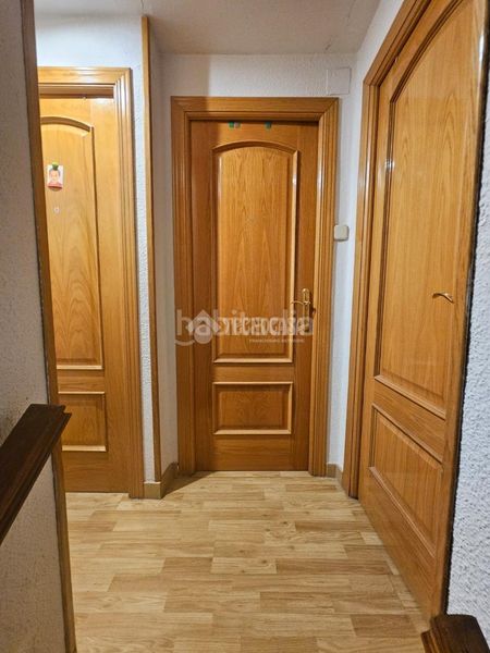 Foto 1e255d0c-3e44-4380-8db2-cbc921757d54. Casa aparellada amb calefacció a San Isidro Madrid