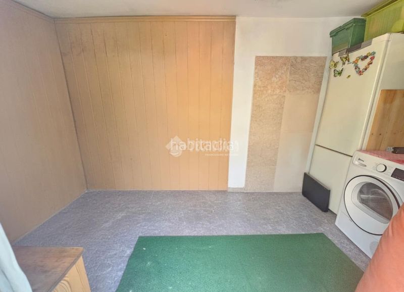 Foto b97b5a7e-b197-40d4-ae60-fb15115c046d. Casa aparellada amb calefacció a San Isidro Madrid