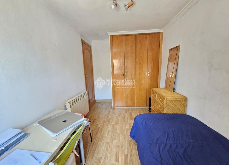 Foto c6d306a9-9d53-4932-8080-594e5fda6a03. Casa aparellada amb calefacció a San Isidro Madrid