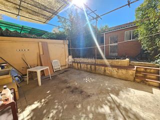 Casa aparellada a San Isidro. Casa en venta en madrid