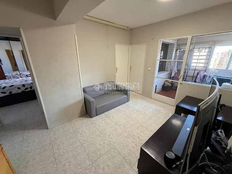 Foto 55113c34-60e8-463b-99fa-9c8570223aef. Piso  en venta en Aluche Madrid