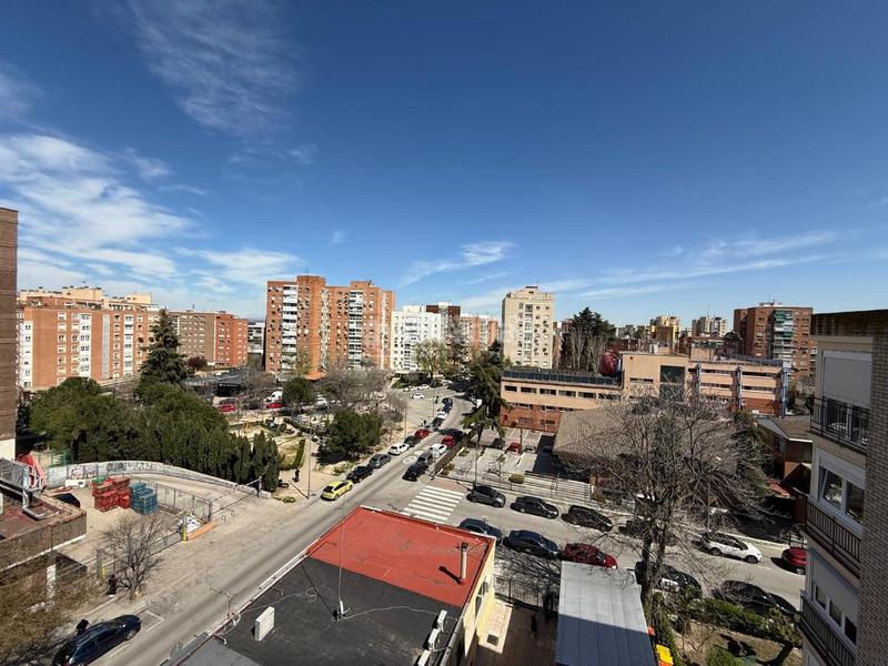 Foto b1fb1ffe-f251-4a72-a1b9-024e681270ef. Piso  en venta en Aluche Madrid