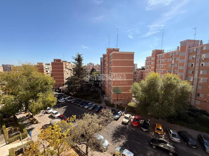 Foto 2af4554b-941f-4bb8-a066-3a7cc448c9fb. Piso  en venta en Aluche Madrid