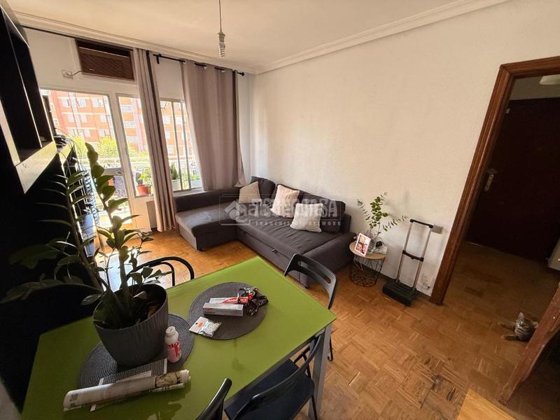 Foto 397dc260-aed1-4a65-83a0-39407295136d. Piso  en venta en Aluche Madrid