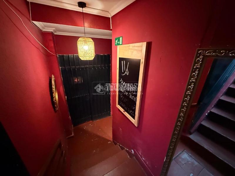 Foto 0b07349b-c40a-4b56-a0ea-2cef589e5be0. Local comercial a Aluche Madrid