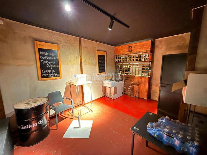 Foto 3d96e9a0-2ec0-4015-b71a-996e0895bea0. Local comercial a Aluche Madrid