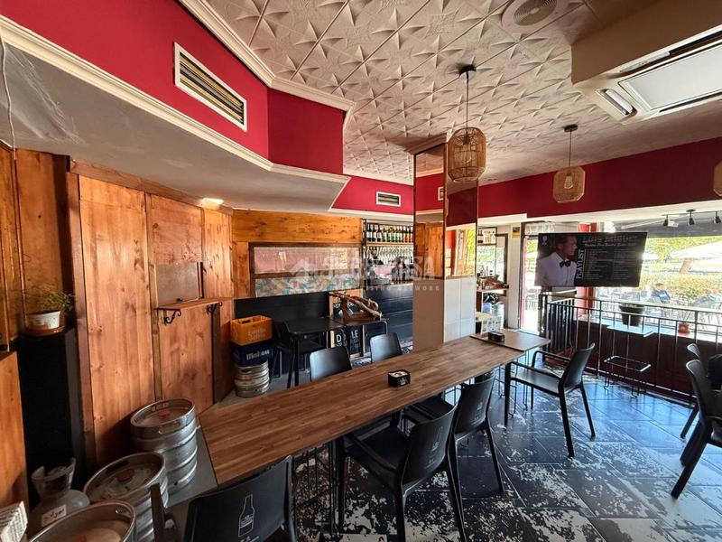 Foto bfd9bd1b-9c4c-4b65-a0d0-c49260f5e635. Local comercial a Aluche Madrid