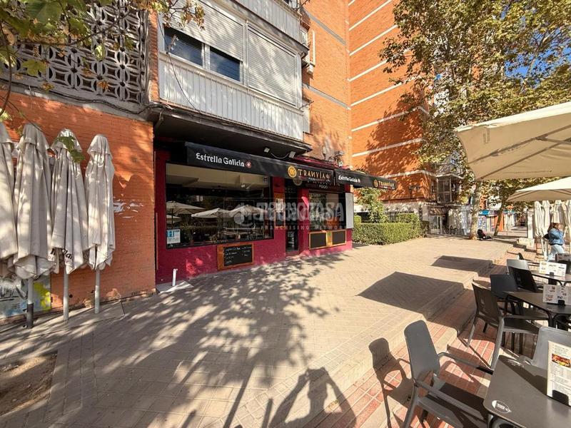 Foto feee0320-08f7-4780-aab0-3a512732ce6e. Local comercial a Aluche Madrid