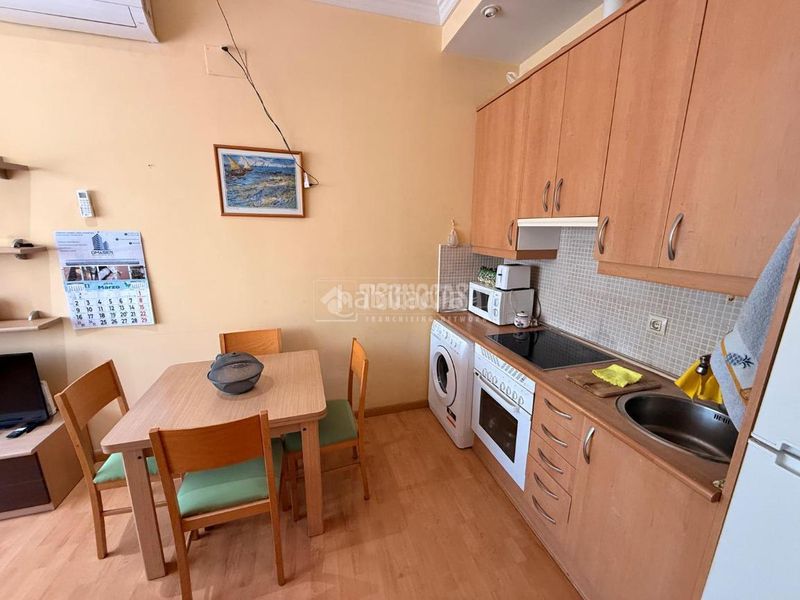 Foto 2bdee1e8-d8c1-44a0-ac3f-a3bf22e545e2. Estudi a Aluche Madrid