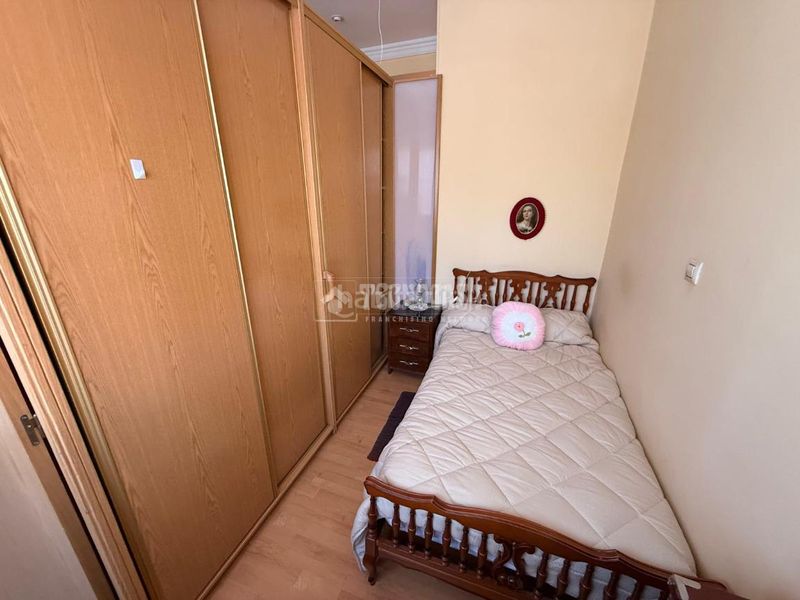 Foto 535ba02d-8abc-4376-bb77-dff64c18554b. Estudi a Aluche Madrid